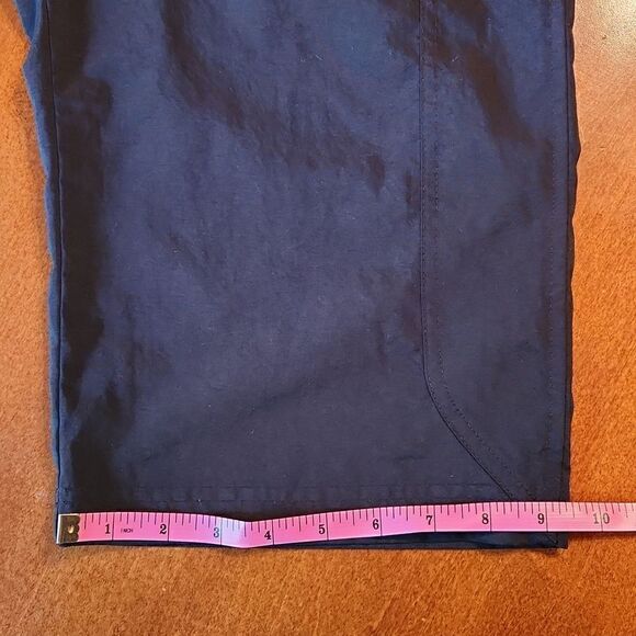 Nike Bermuda Athletic Sporty Golf Shorts, Small 4-6, Black with White Nike Logo - Picture 5 of 9